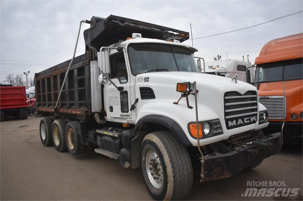 Mack GRANITE CV713 덤프 트럭