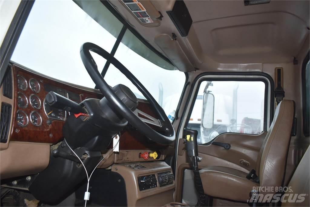 Mack GRANITE CV713 덤프 트럭