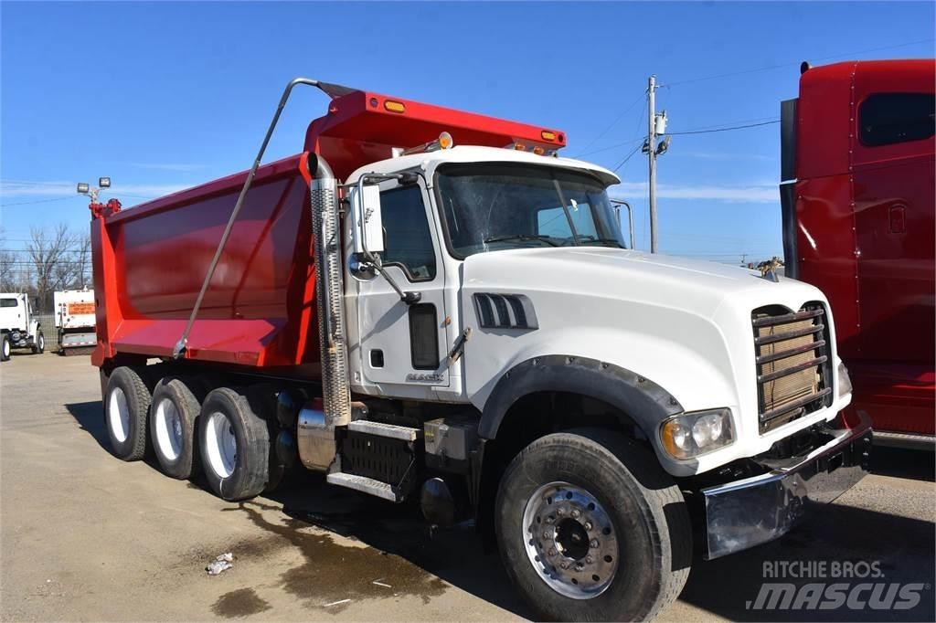 Mack GRANITE GU713 덤프 트럭
