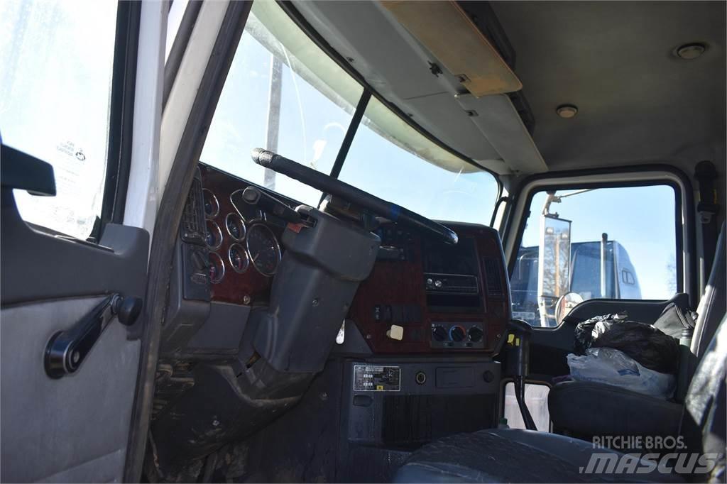 Mack GRANITE GU713 덤프 트럭