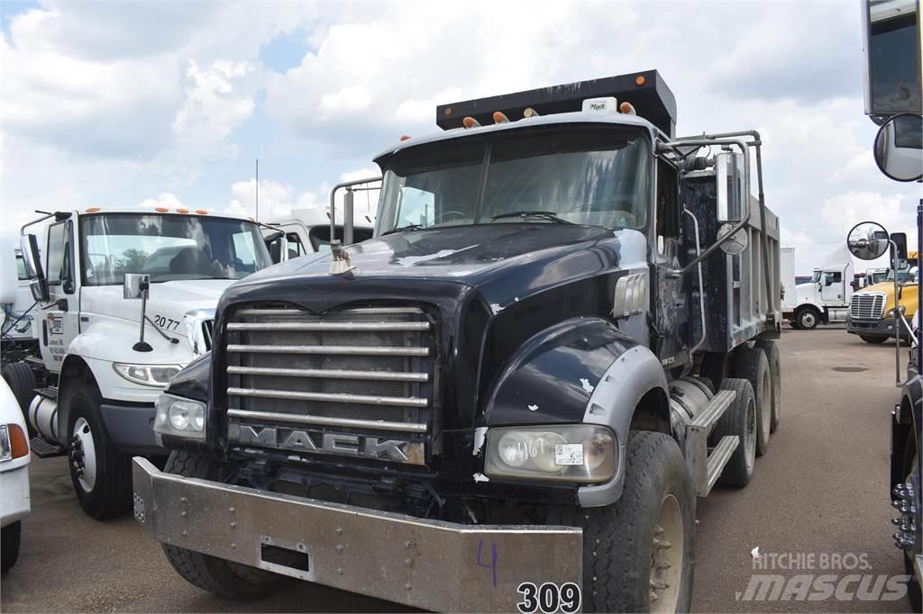 Mack GRANITE GU713 덤프 트럭
