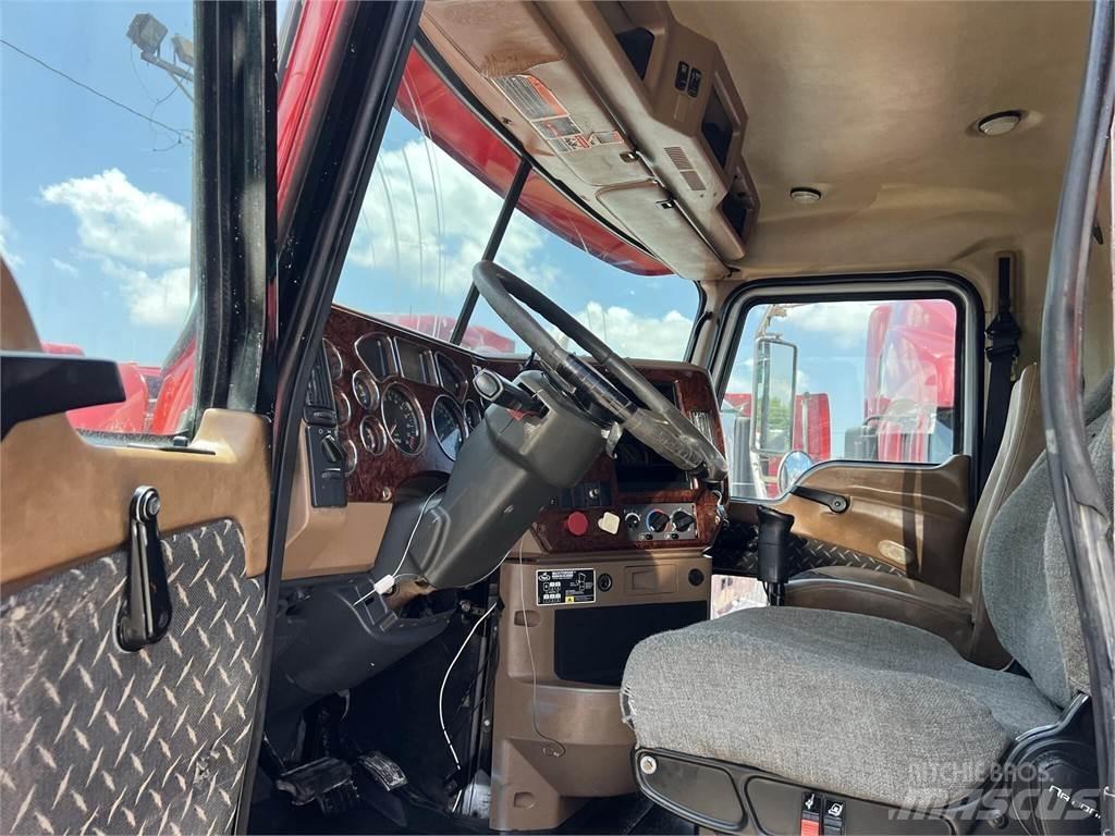 Mack GRANITE GU713 덤프 트럭