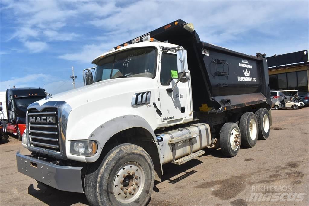 Mack GRANITE GU713 덤프 트럭