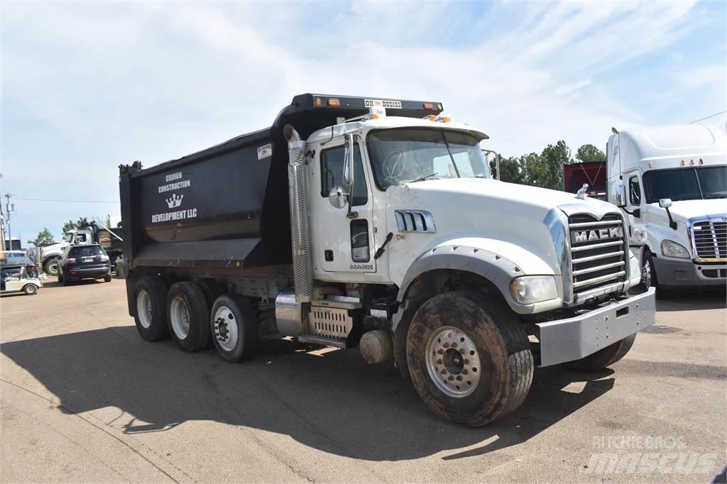 Mack GRANITE GU713 덤프 트럭