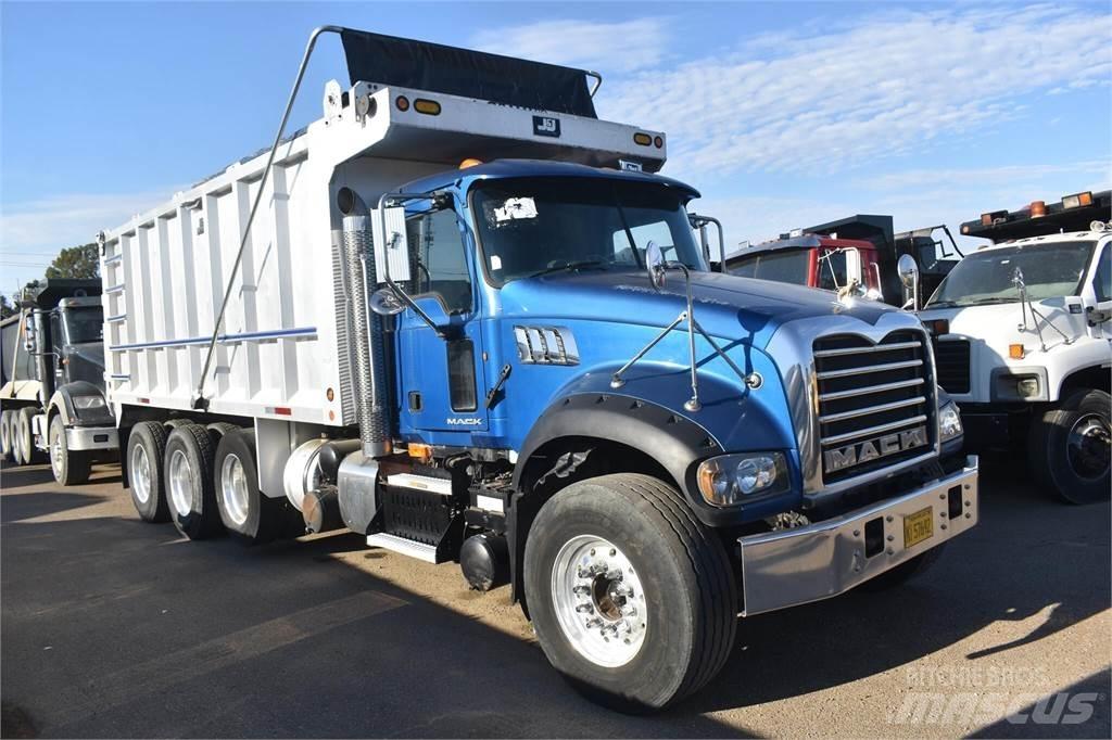 Mack GRANITE GU713 덤프 트럭