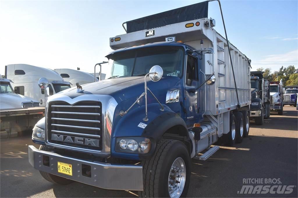 Mack GRANITE GU713 덤프 트럭