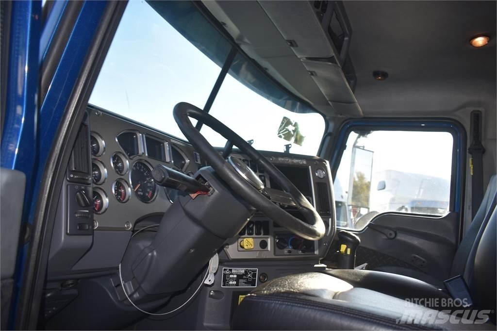 Mack GRANITE GU713 덤프 트럭