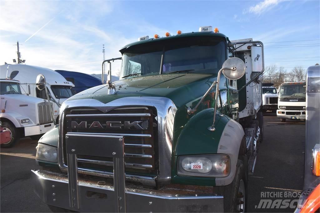 Mack GRANITE GU713 덤프 트럭