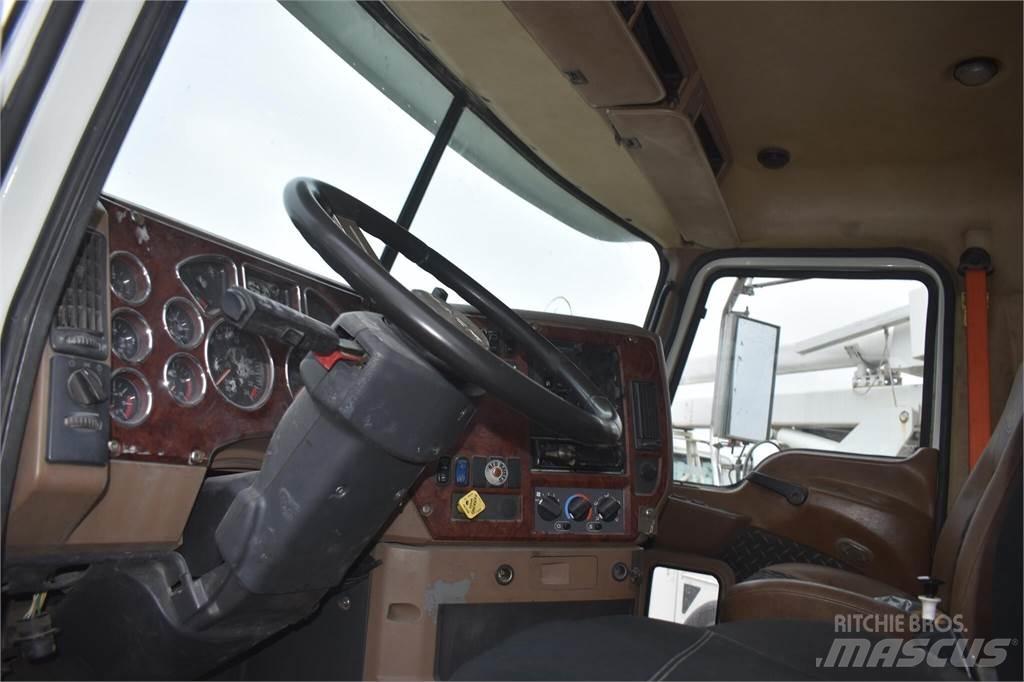 Mack GRANITE GU713 덤프 트럭