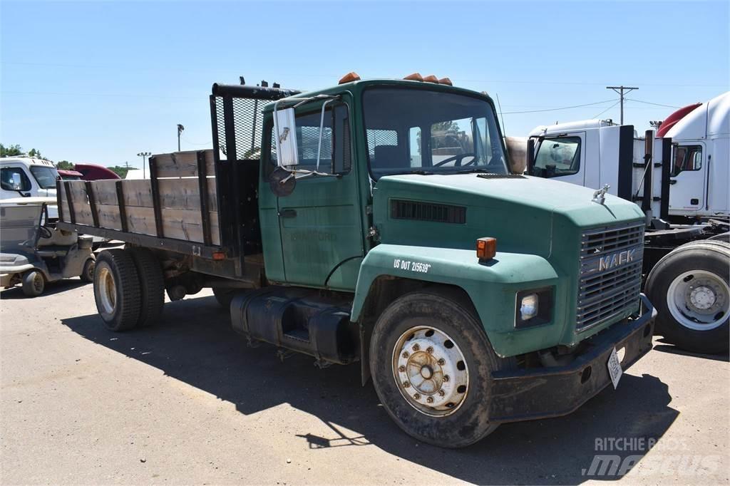 Mack MIDLINER CS200 덤프 트럭