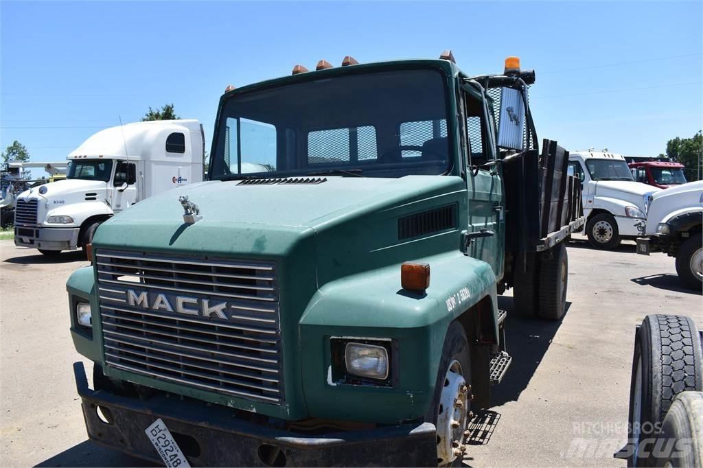 Mack MIDLINER CS200 덤프 트럭
