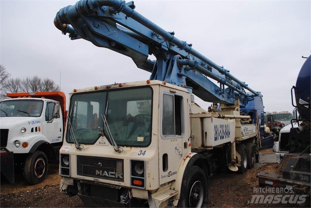 Mack MR686S 콘크리트 믹서트럭