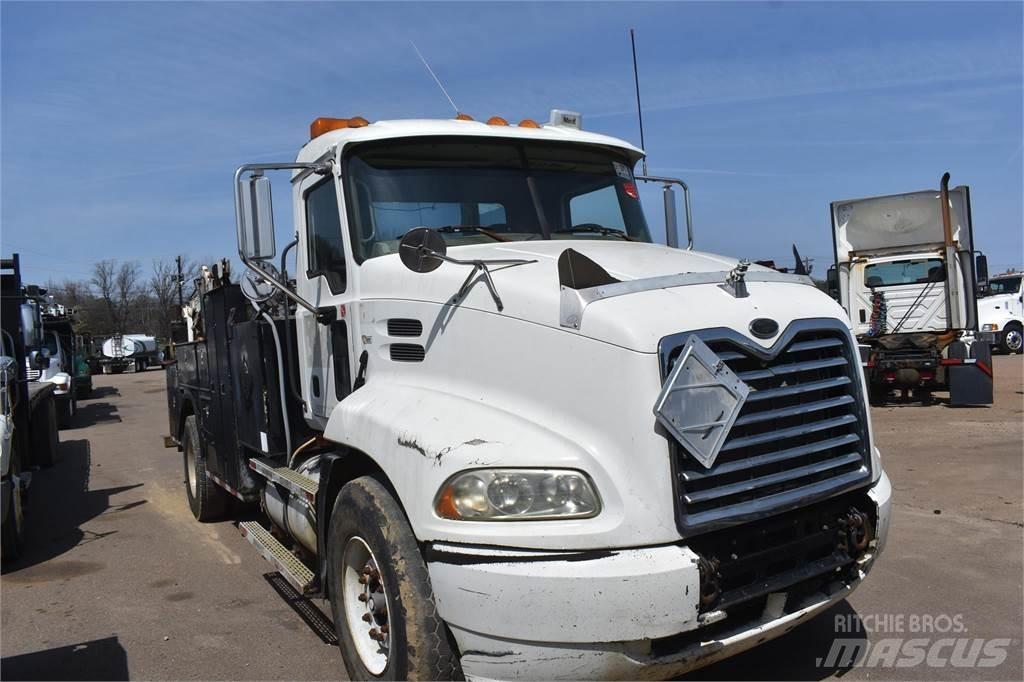 Mack VISION CX612 시립/다목적 차량