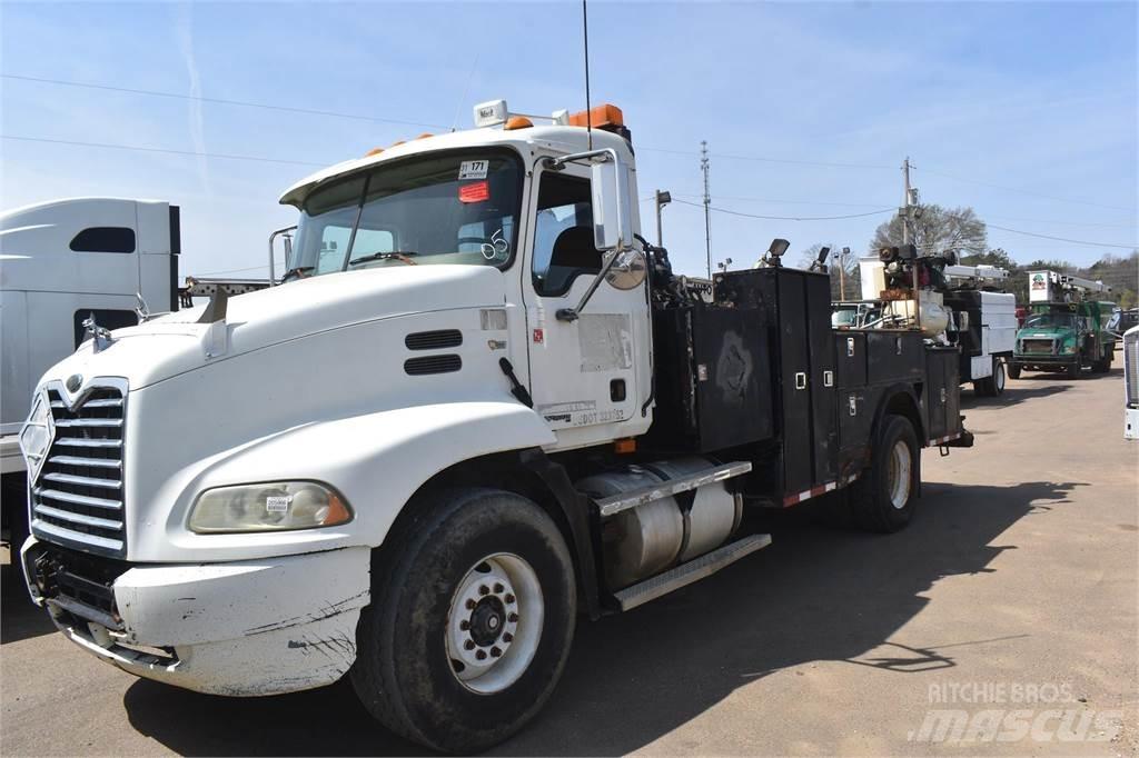 Mack VISION CX612 시립/다목적 차량