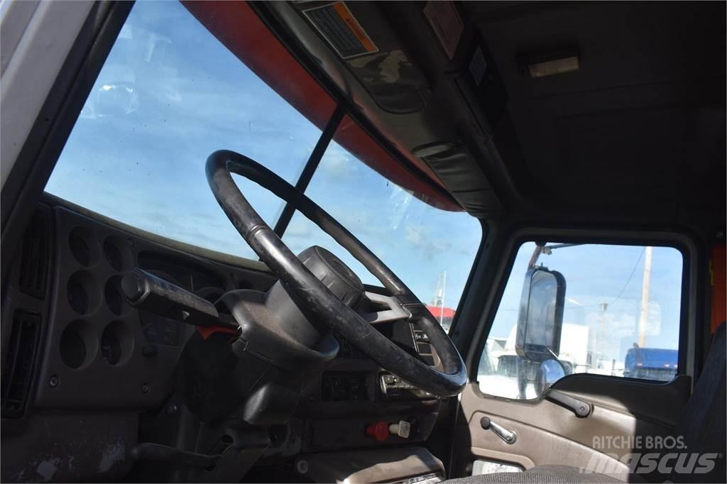 Mack VISION CX612 덤프 트럭