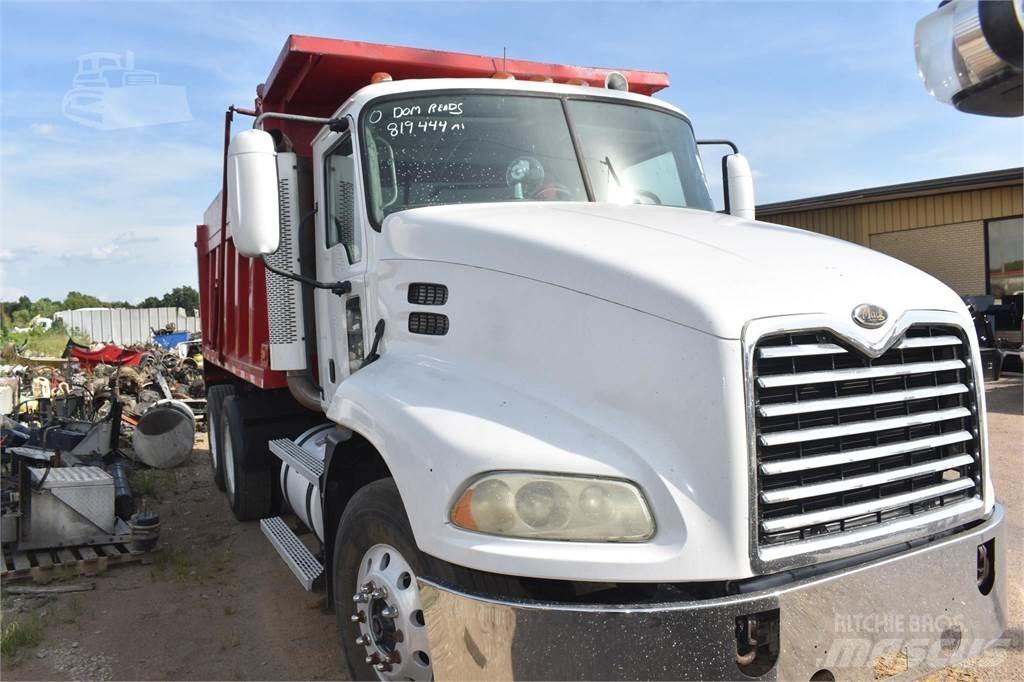 Mack VISION CXN613 덤프 트럭