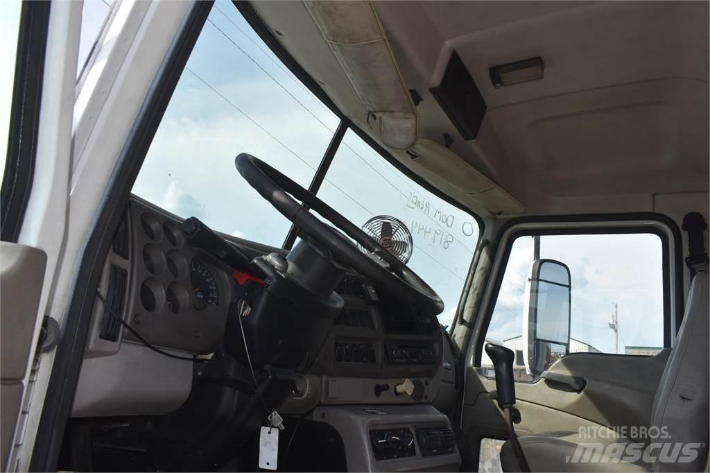 Mack VISION CXN613 덤프 트럭