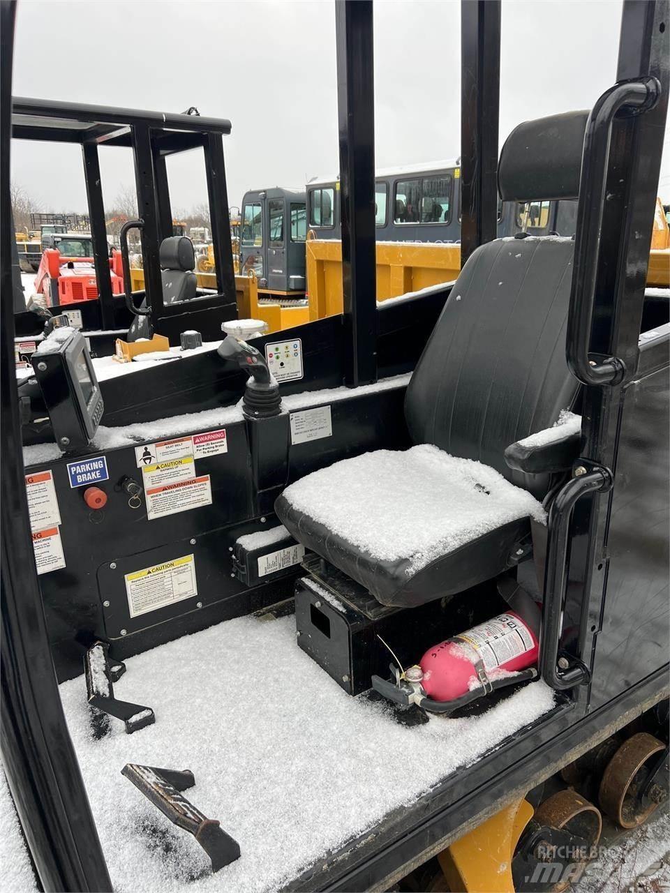Morooka MST660VD  궤도식 덤프