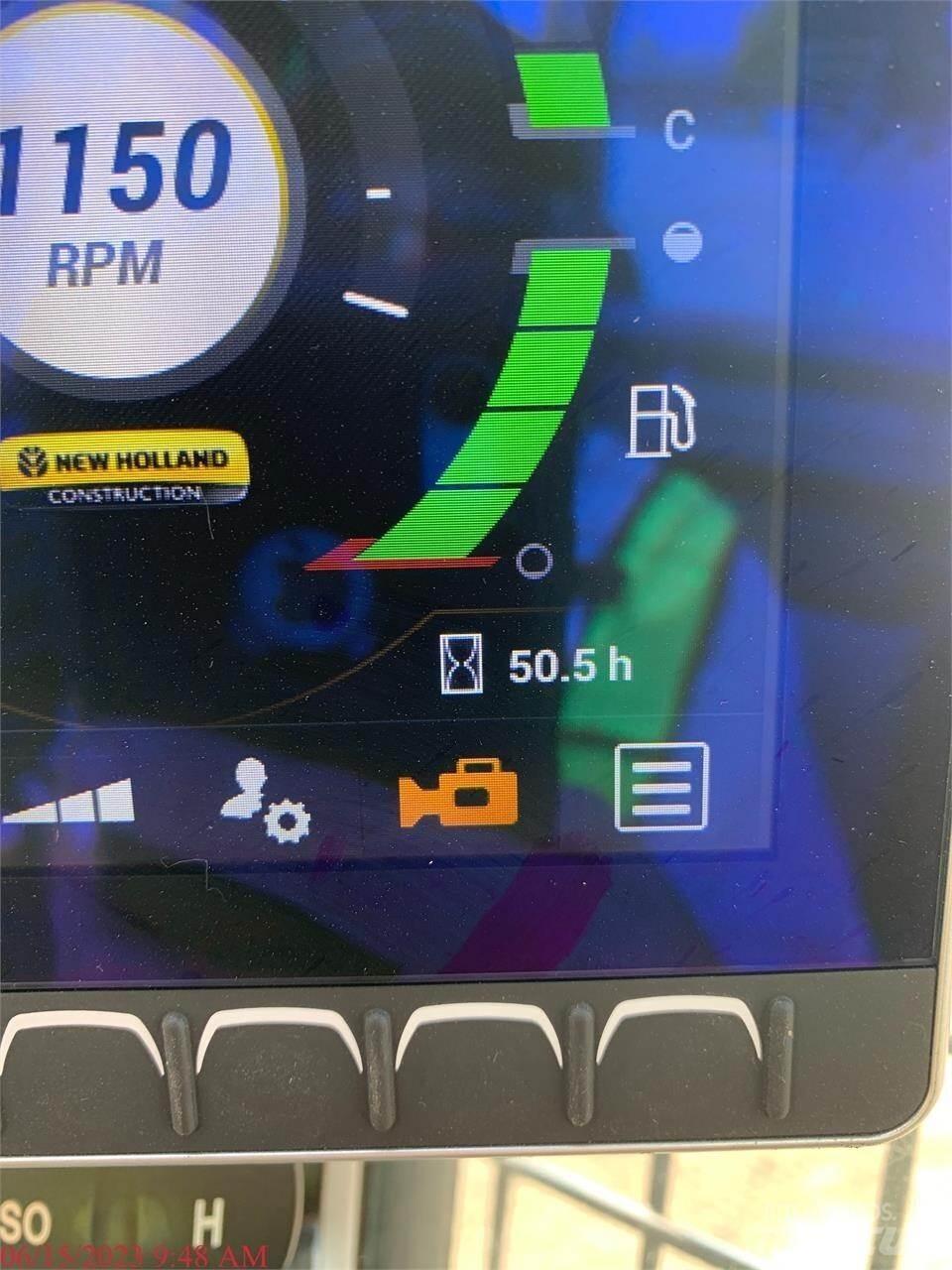 New Holland C332  스키드로더