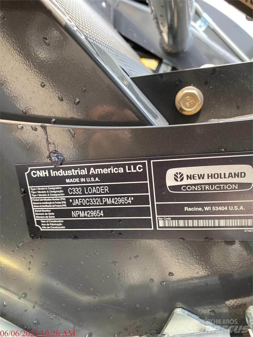 New Holland C332  스키드로더