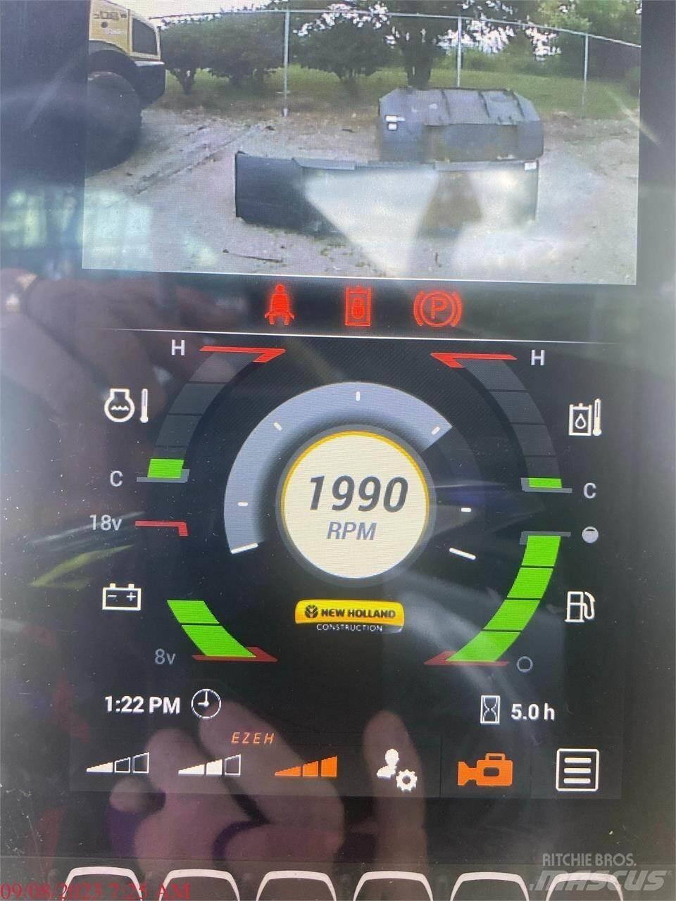 New Holland C332  스키드로더
