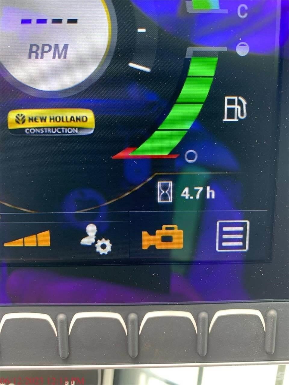 New Holland C337  스키드로더