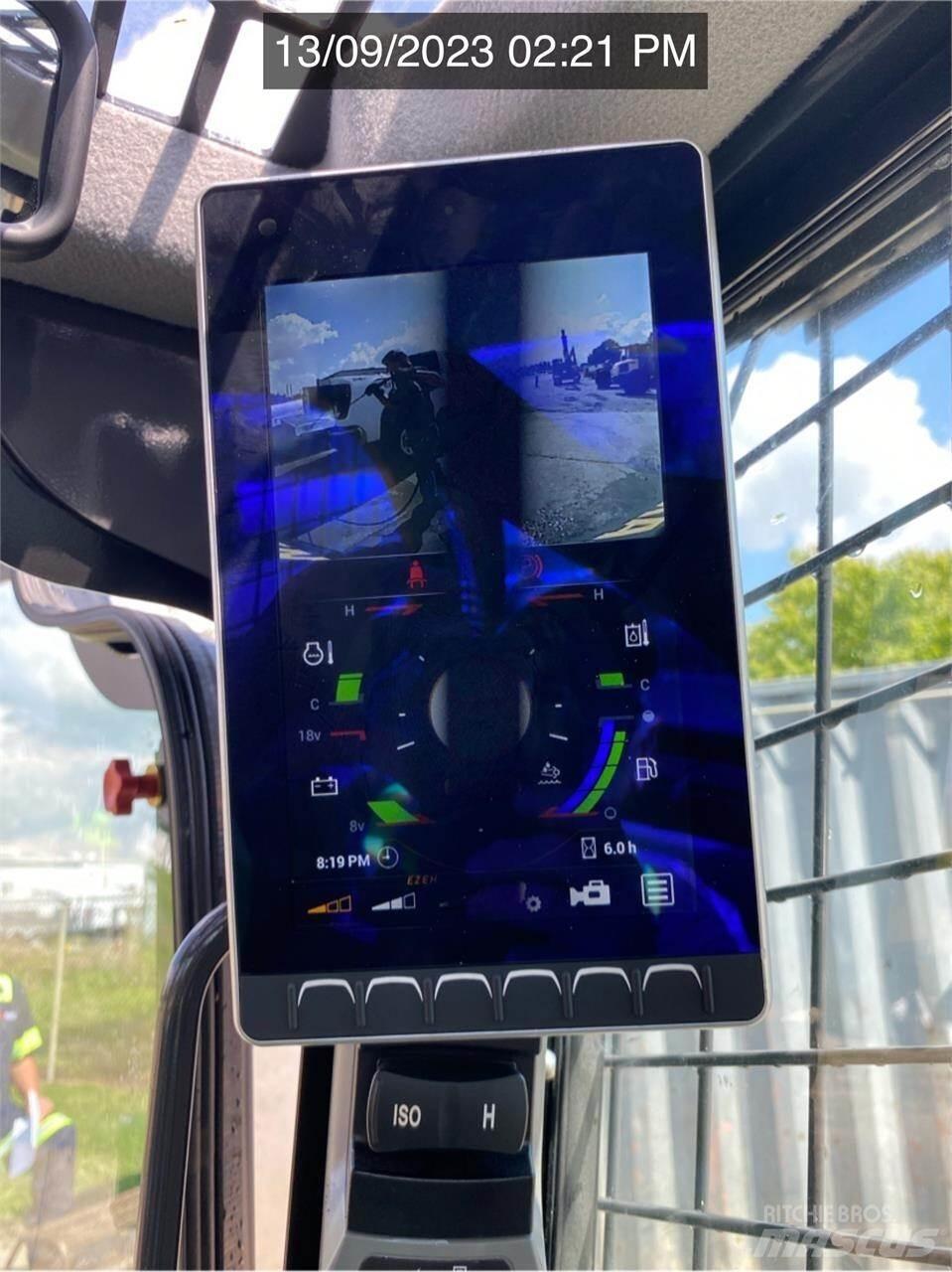 New Holland C345  스키드로더