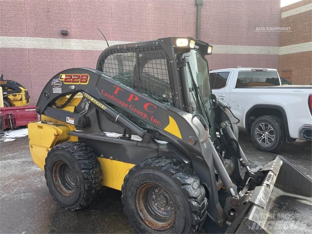 New Holland L228  스키드로더