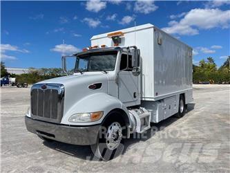 Peterbilt 335 건설 장비 - 기타