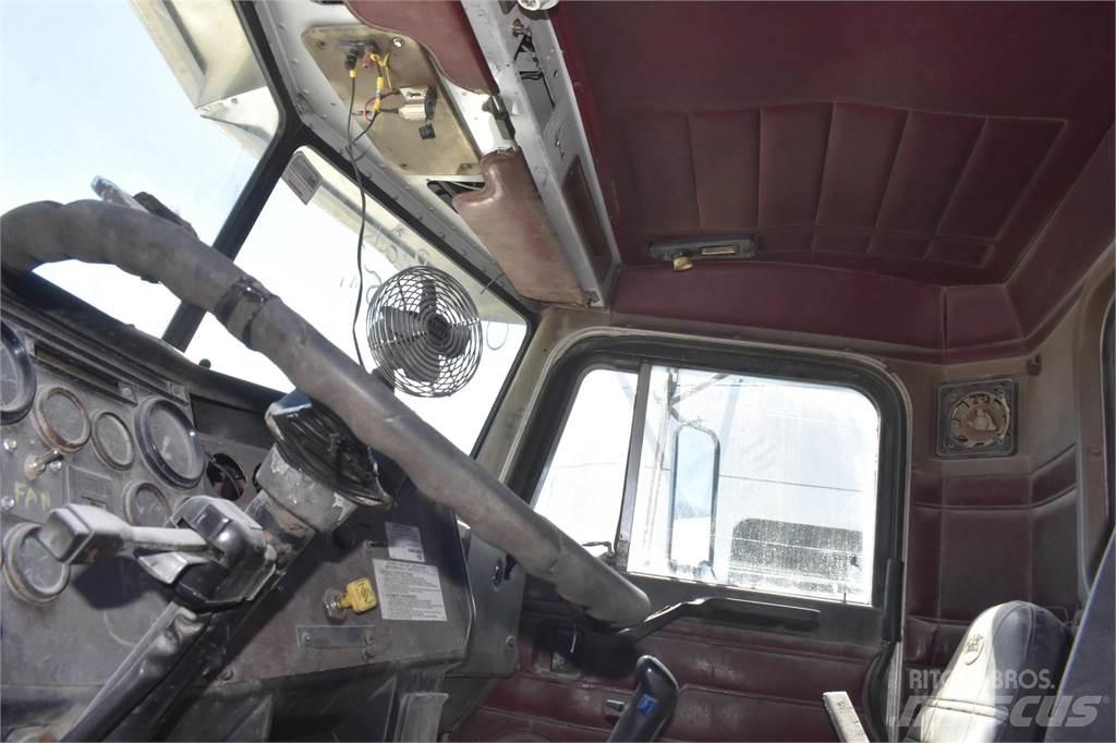 Peterbilt 357 덤프 트럭