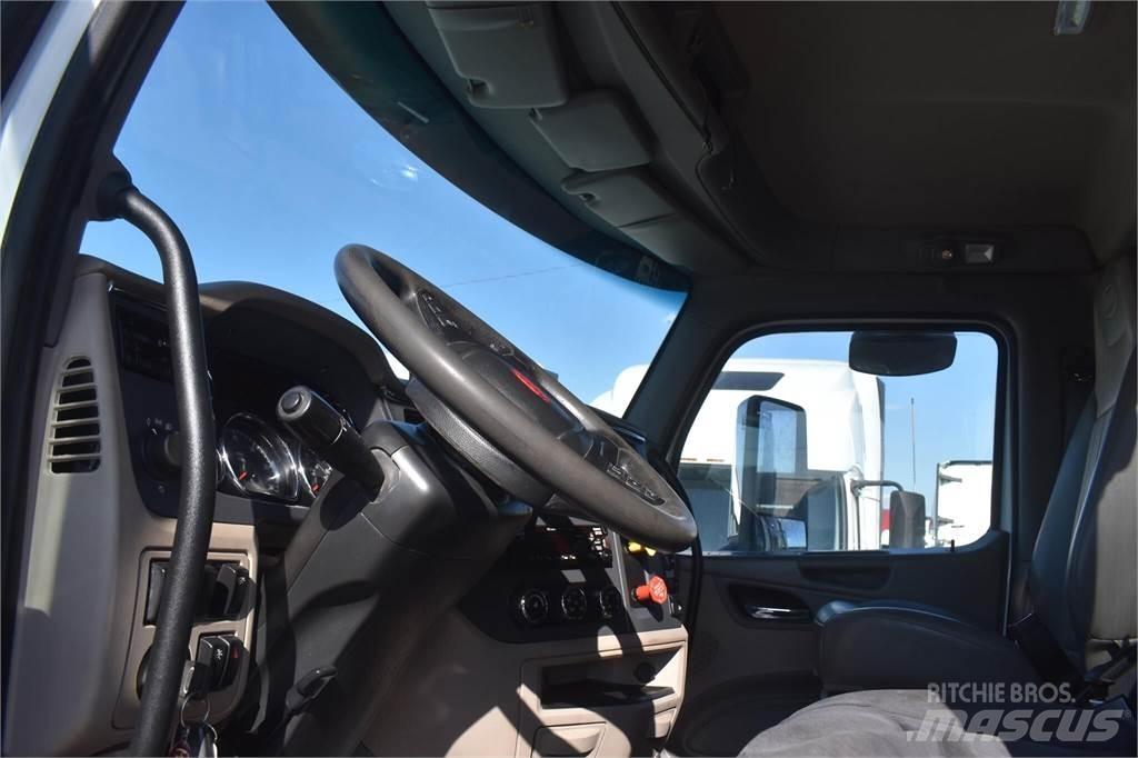 Peterbilt 567 덤프 트럭