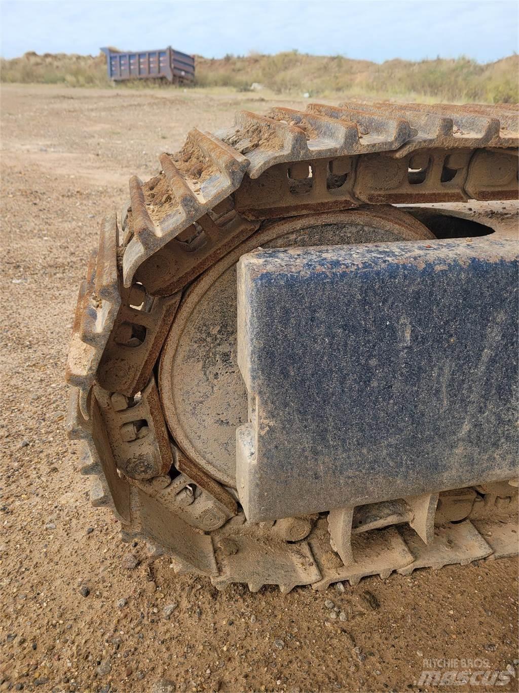 Sandvik DP1500 도로 굴착기