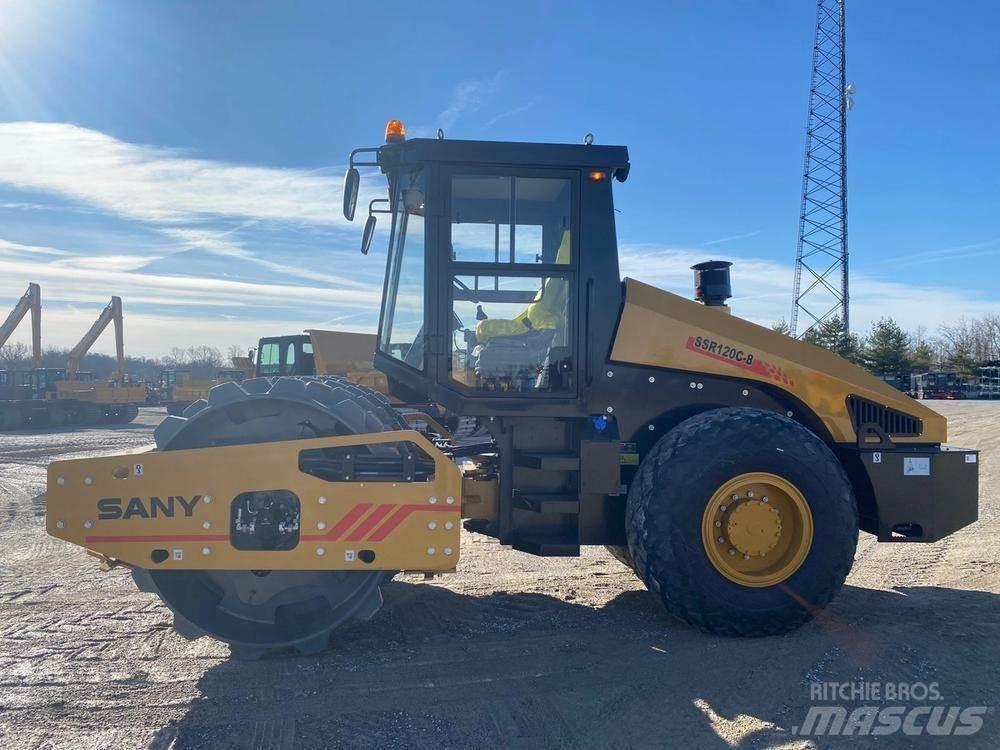 Sany SSR120C-8 폐기물 다짐기