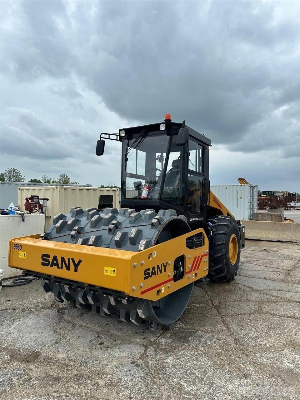 Sany SSR120C-8 폐기물 다짐기