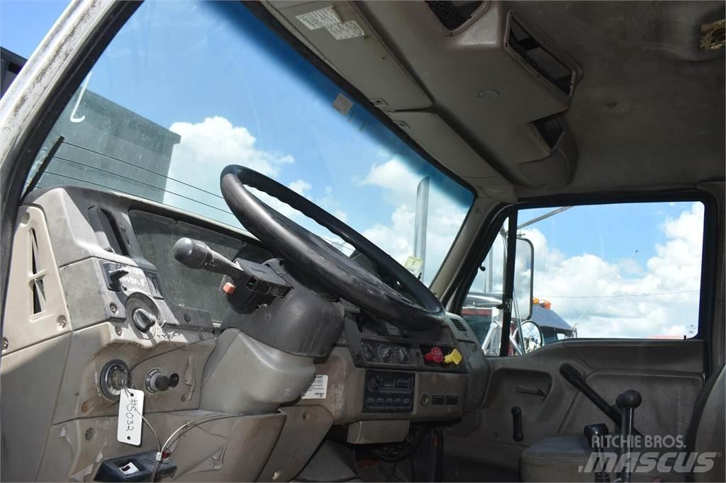 Sterling L7500 덤프 트럭