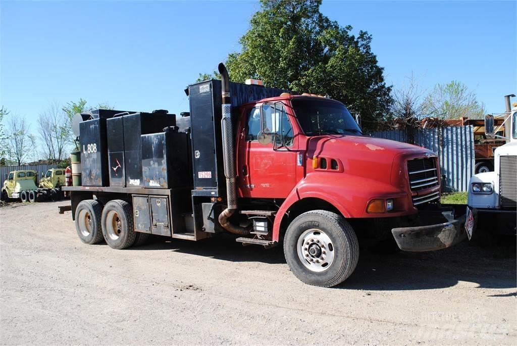 Sterling L8500 탱커 트럭