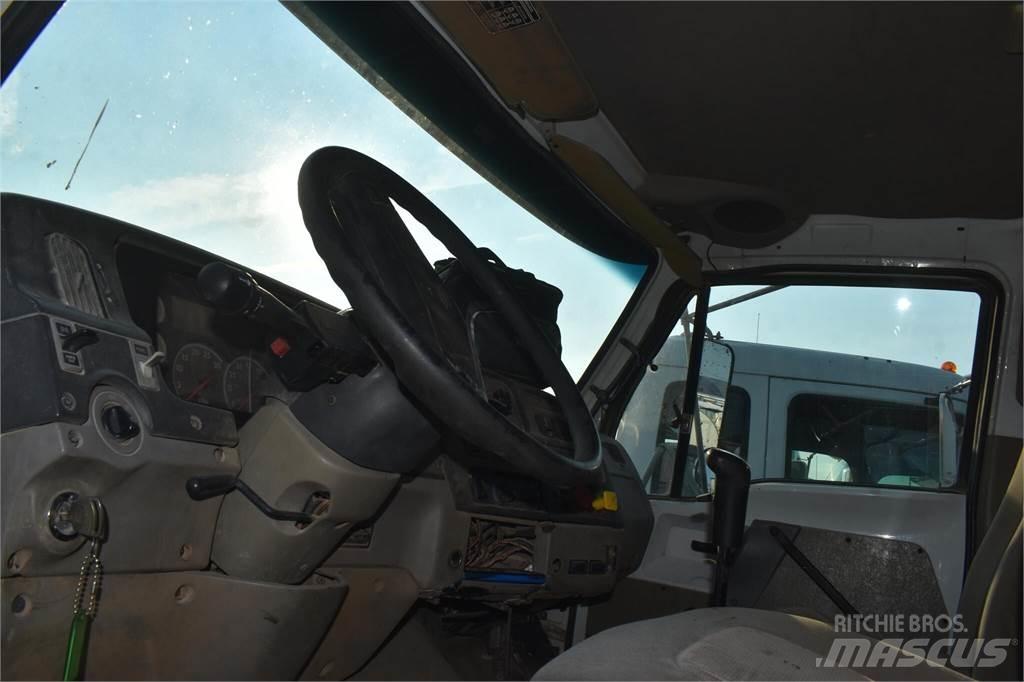 Sterling L9500 덤프 트럭
