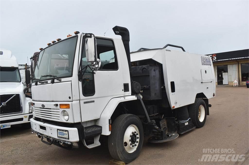 Sterling SC8000 청소 트럭