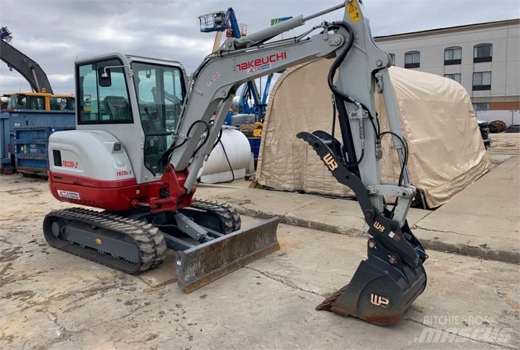Takeuchi TB235-2 소형 굴삭기 7톤 미만