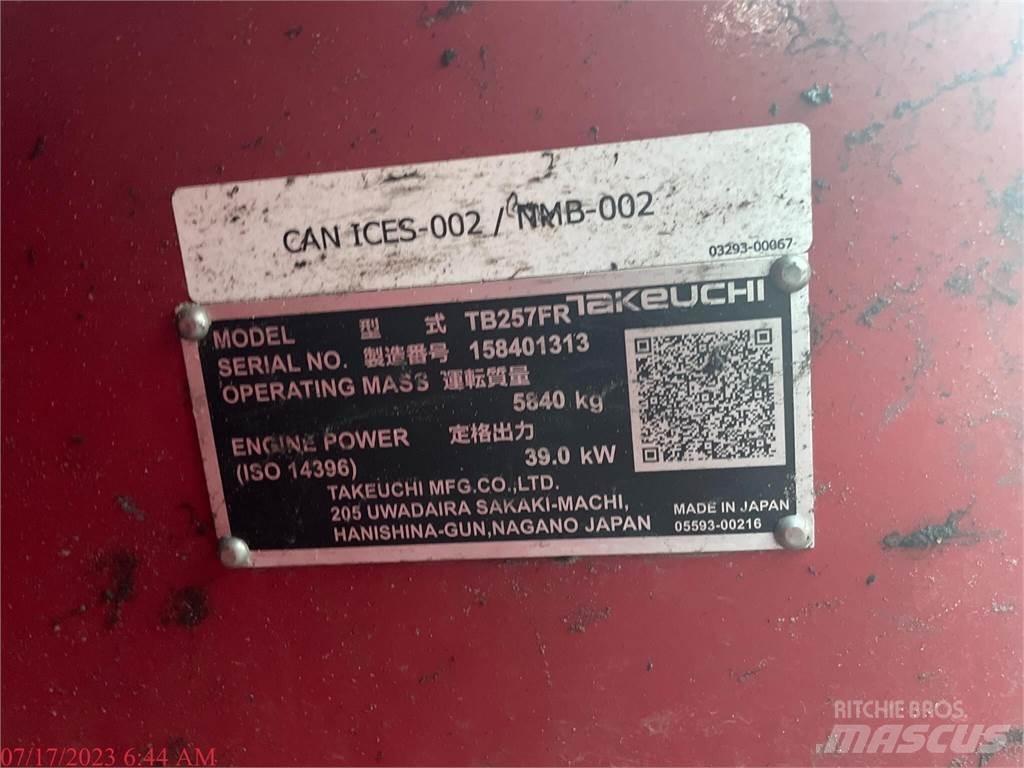 Takeuchi TB257FR 대형 굴삭기 29톤 이상