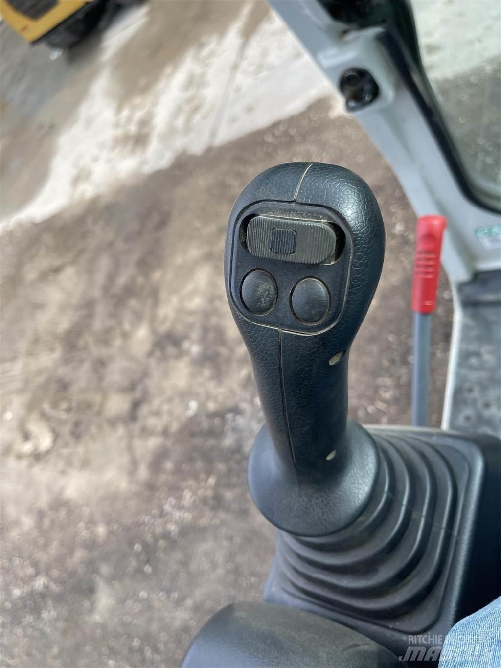 Takeuchi TB370 대형 굴삭기 29톤 이상