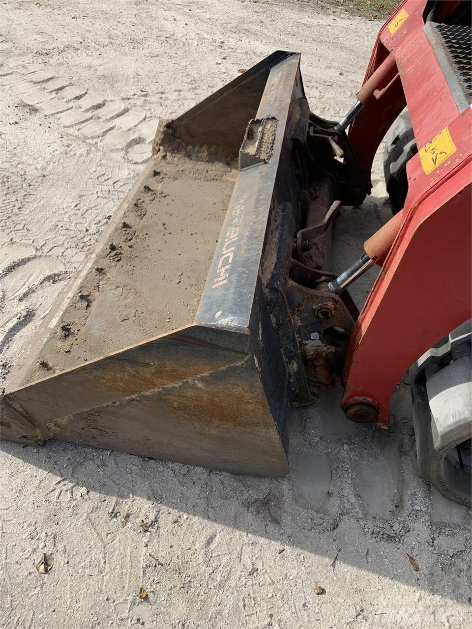 Takeuchi TL8  스키드로더