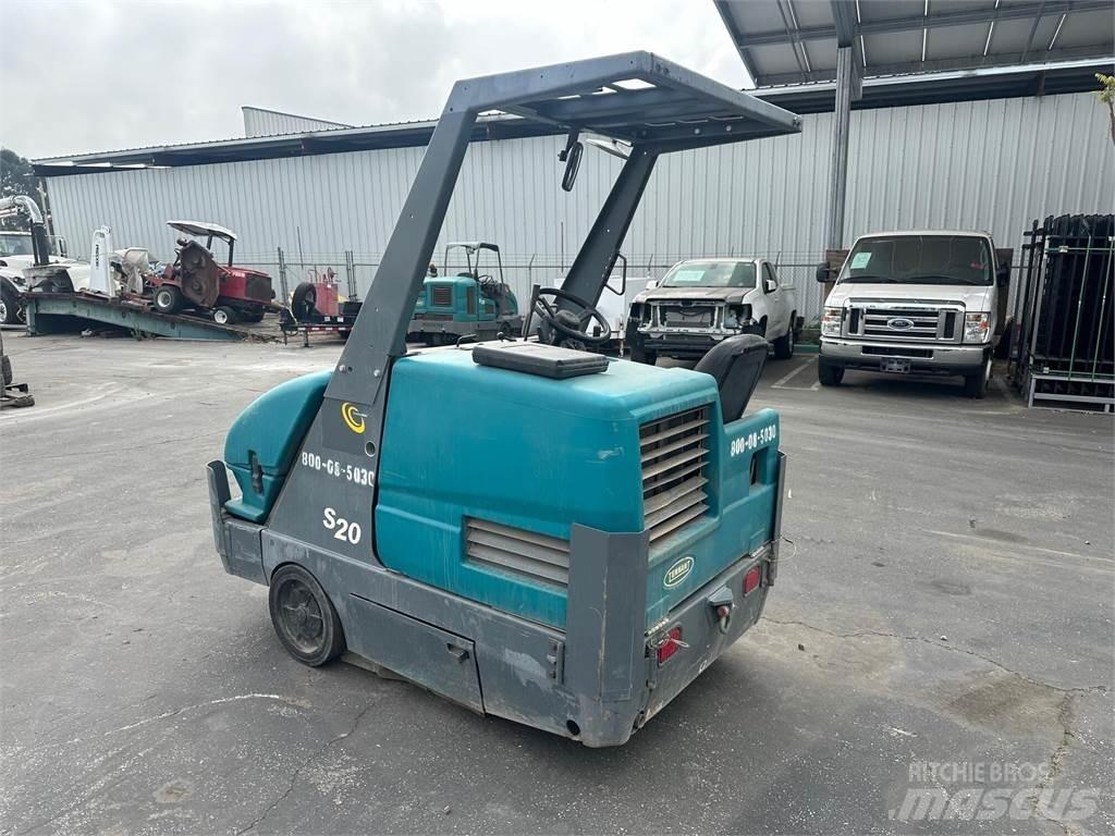 Tennant S20 도로 청소차