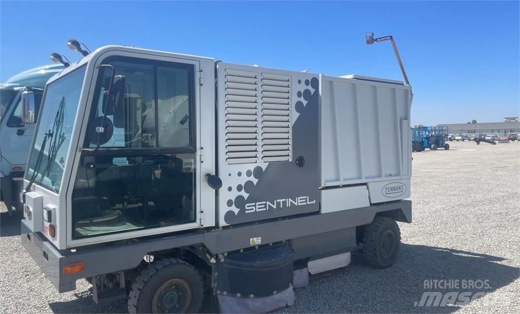 Tennant SENTINEL 도로 청소차