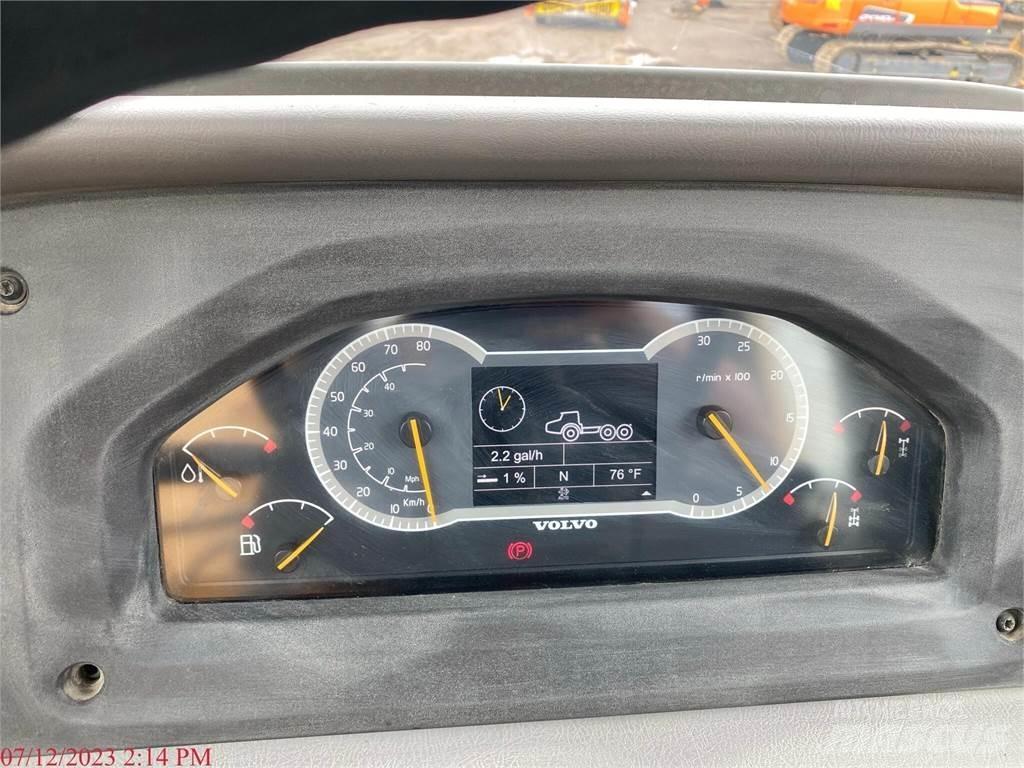Volvo A25F 급수차