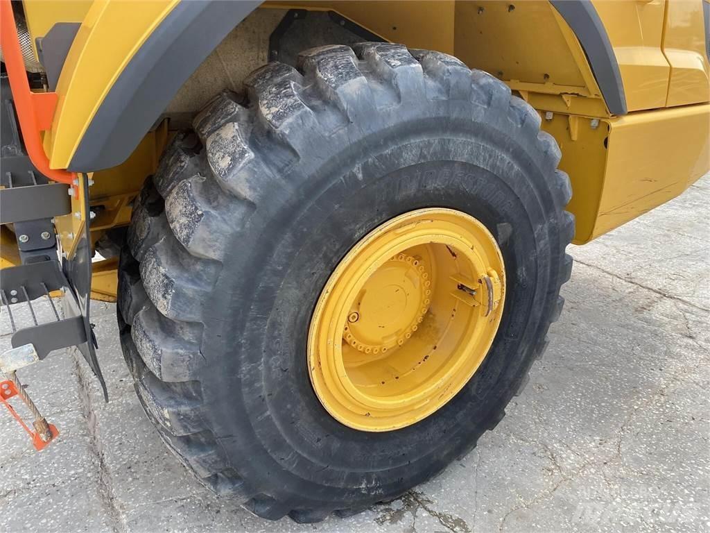 Volvo A25G 연결식 홀러