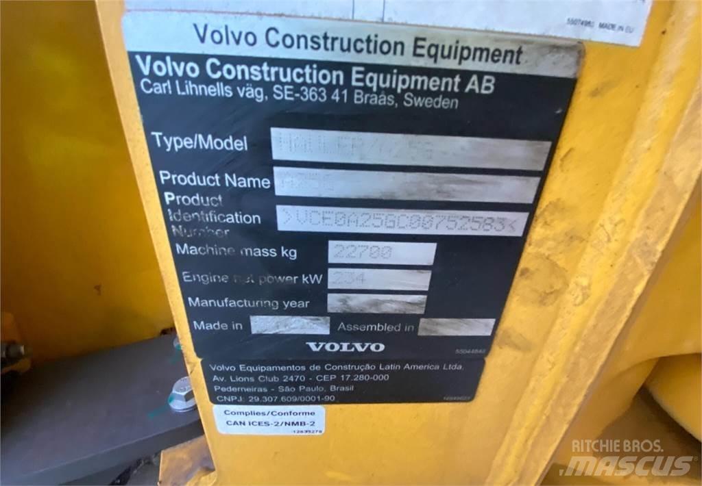 Volvo A25G 연결식 홀러
