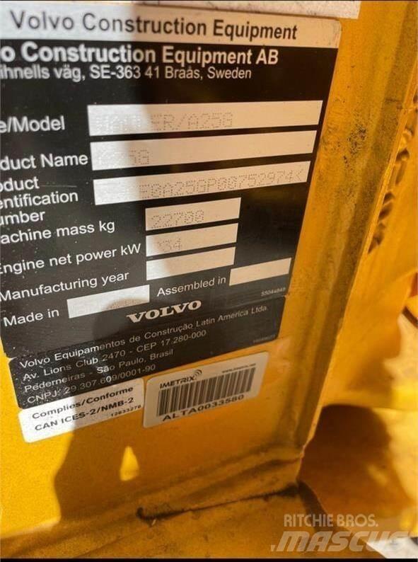 Volvo A25G 연결식 홀러