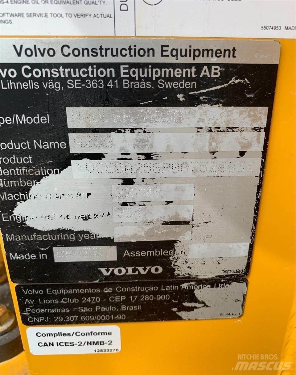 Volvo A25G 연결식 홀러
