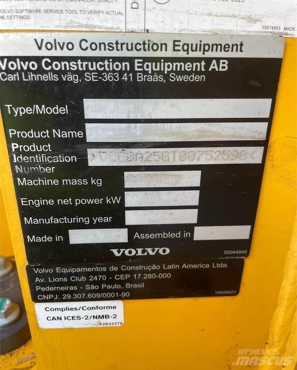 Volvo A25G 연결식 홀러